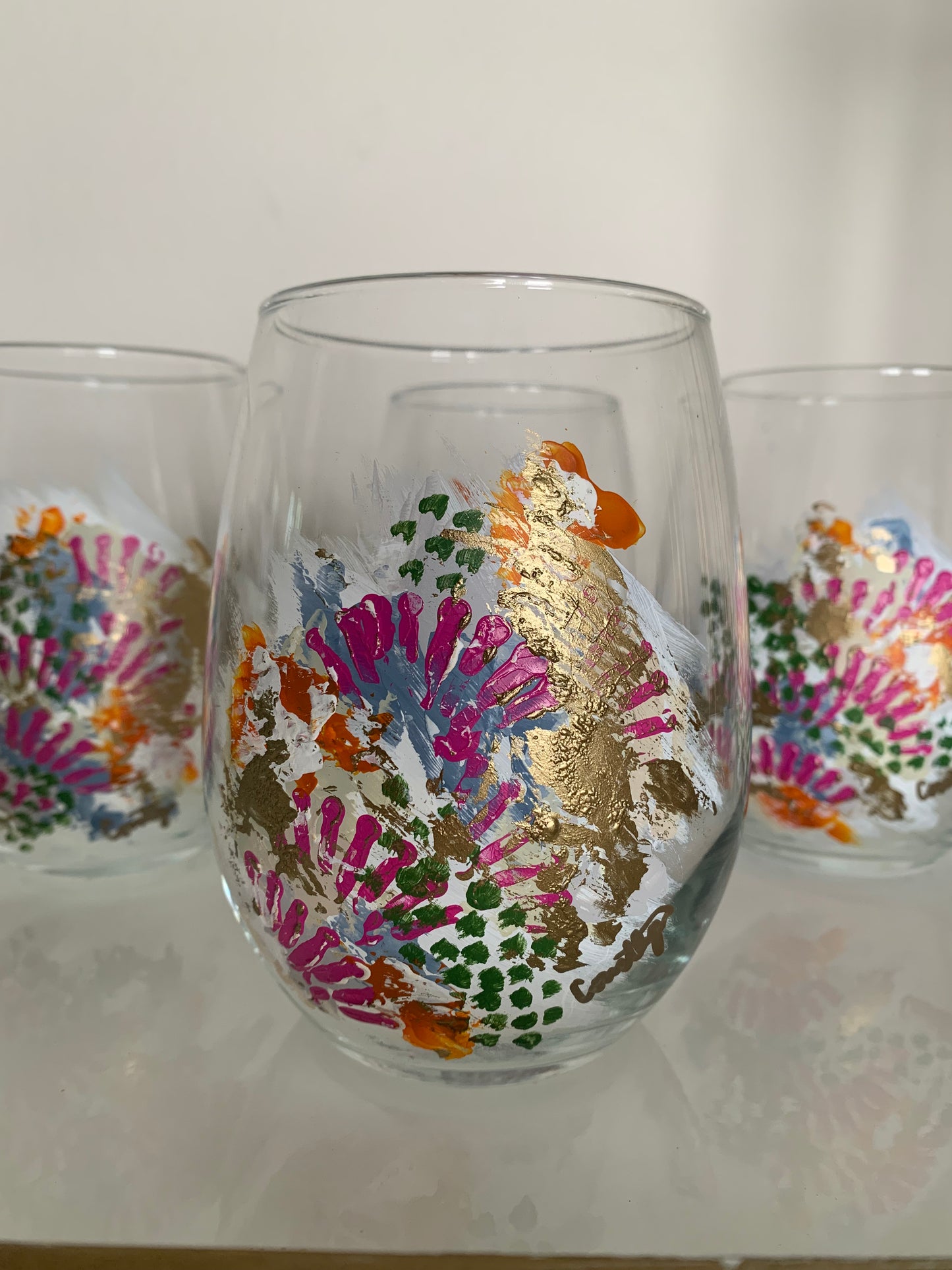 Tropics Abstract Stemless Wine Glass